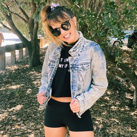 Surfer Girl Custom Painted denim jacket - Picture 4 of 6